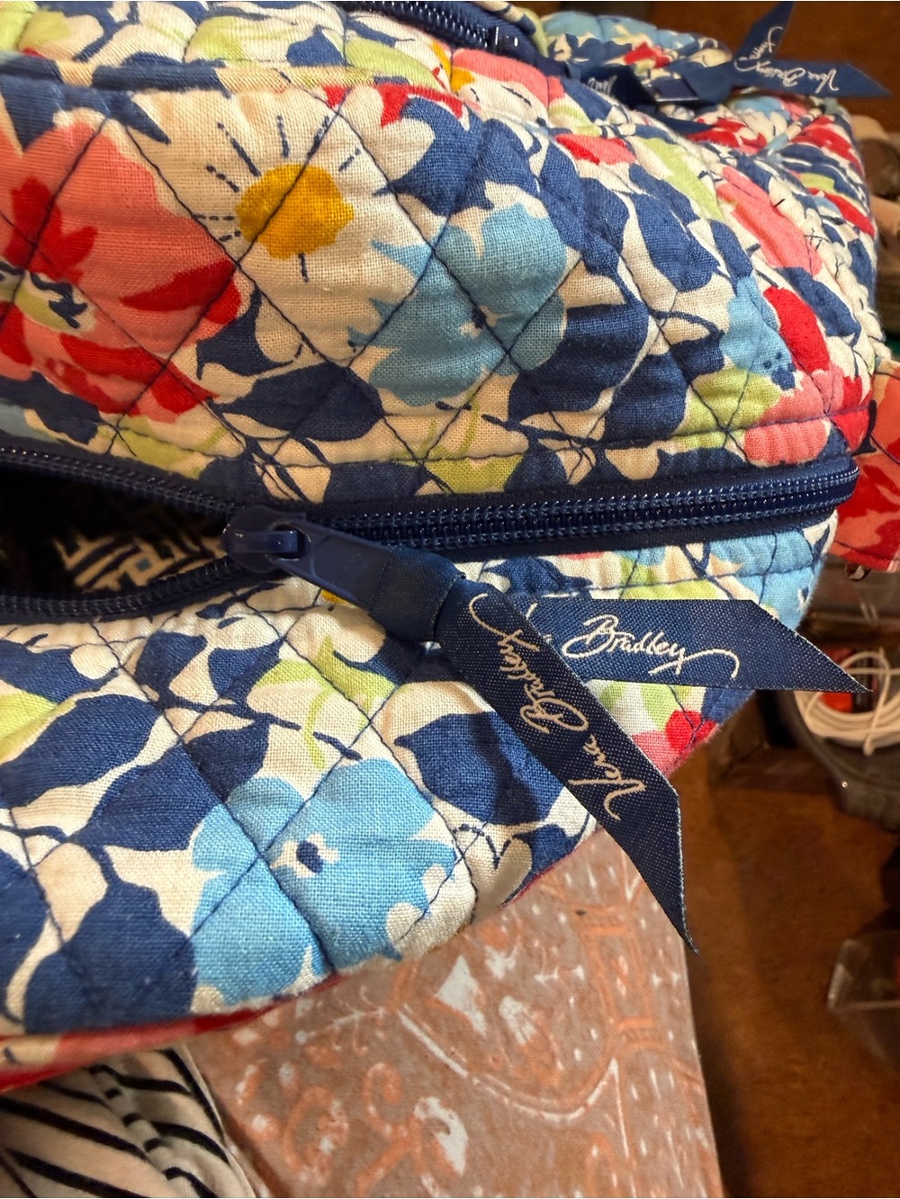 Vera Bradley Quilted Travel Bag “Summer Cottage” Pre-owned. Fair condition - Picture 12 of 12